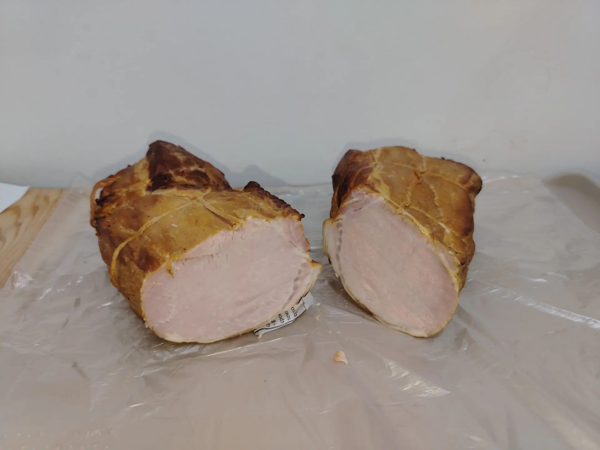 Очень вкусная Пастрома, копченая на дровах, для кто любит мясо без жира😋
900р кг
Остался 1 кусок на