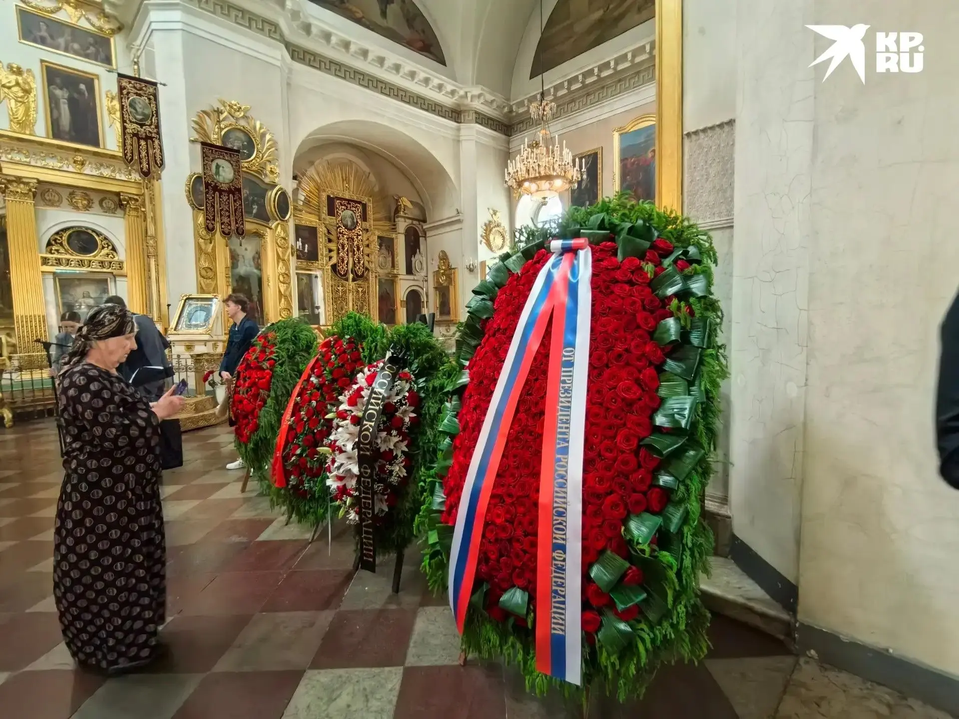 Началась церемония прощания с актрисой Людмилой Чурсиной

По желанию близких отпевание артистки прох