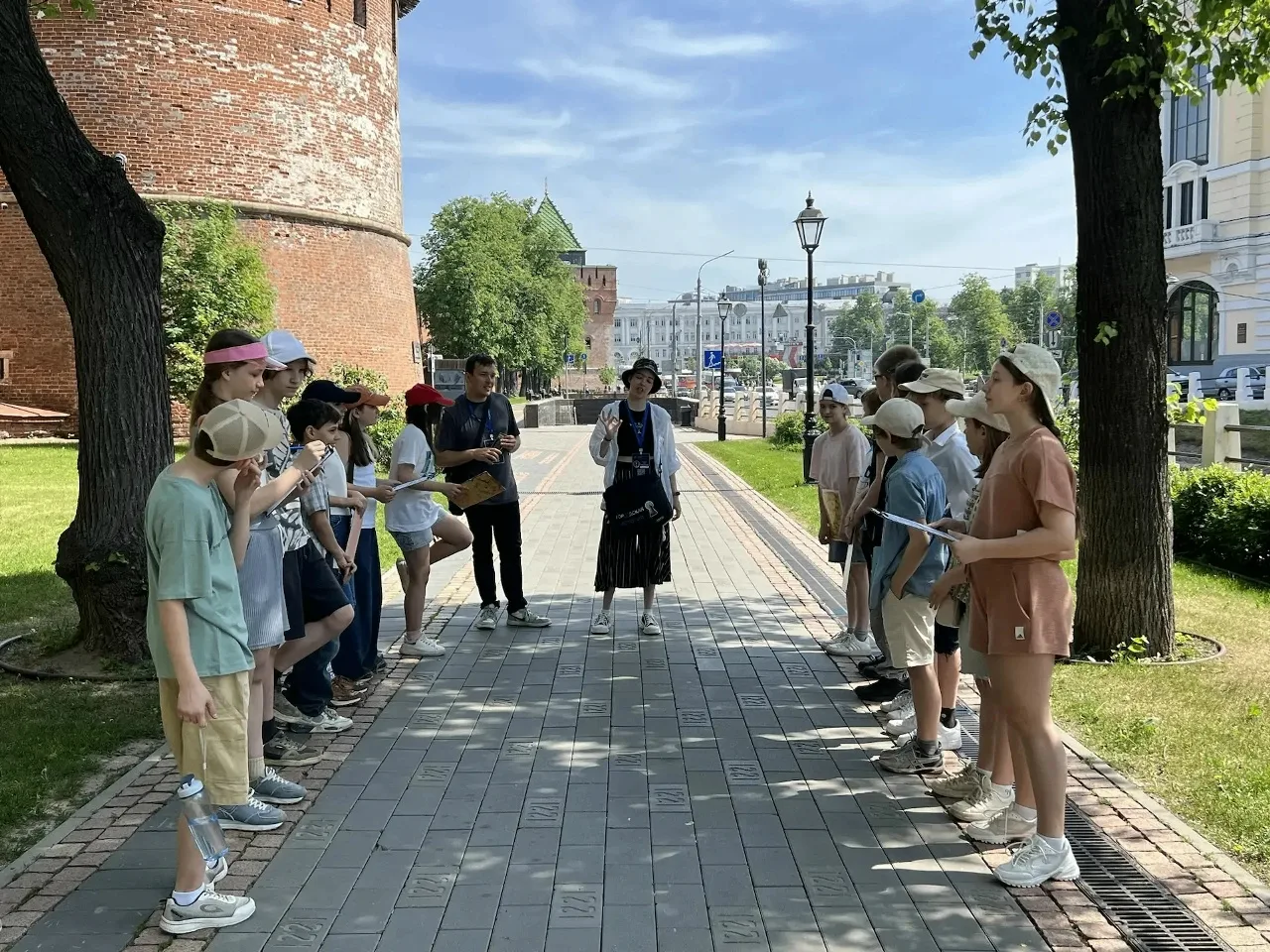 🤔Сколько ворот было в квадратных башнях Нижегородского кремля? А когда в НН появился первый памятни