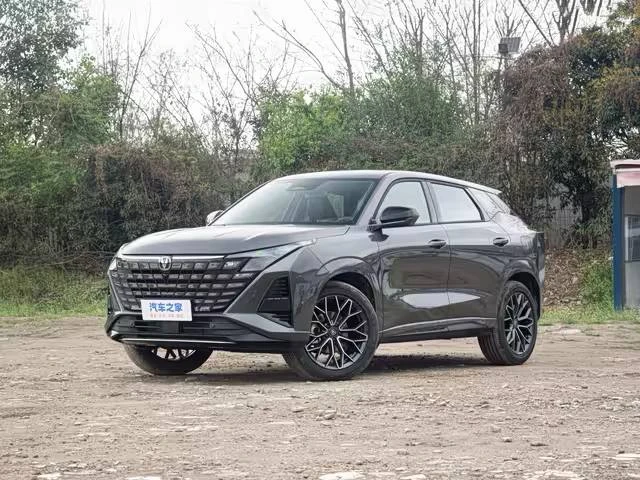 📌Предлагаем новый Changan UNI-Z к покупке

Новый технологичный авто: беспроводная зарядка для смарт