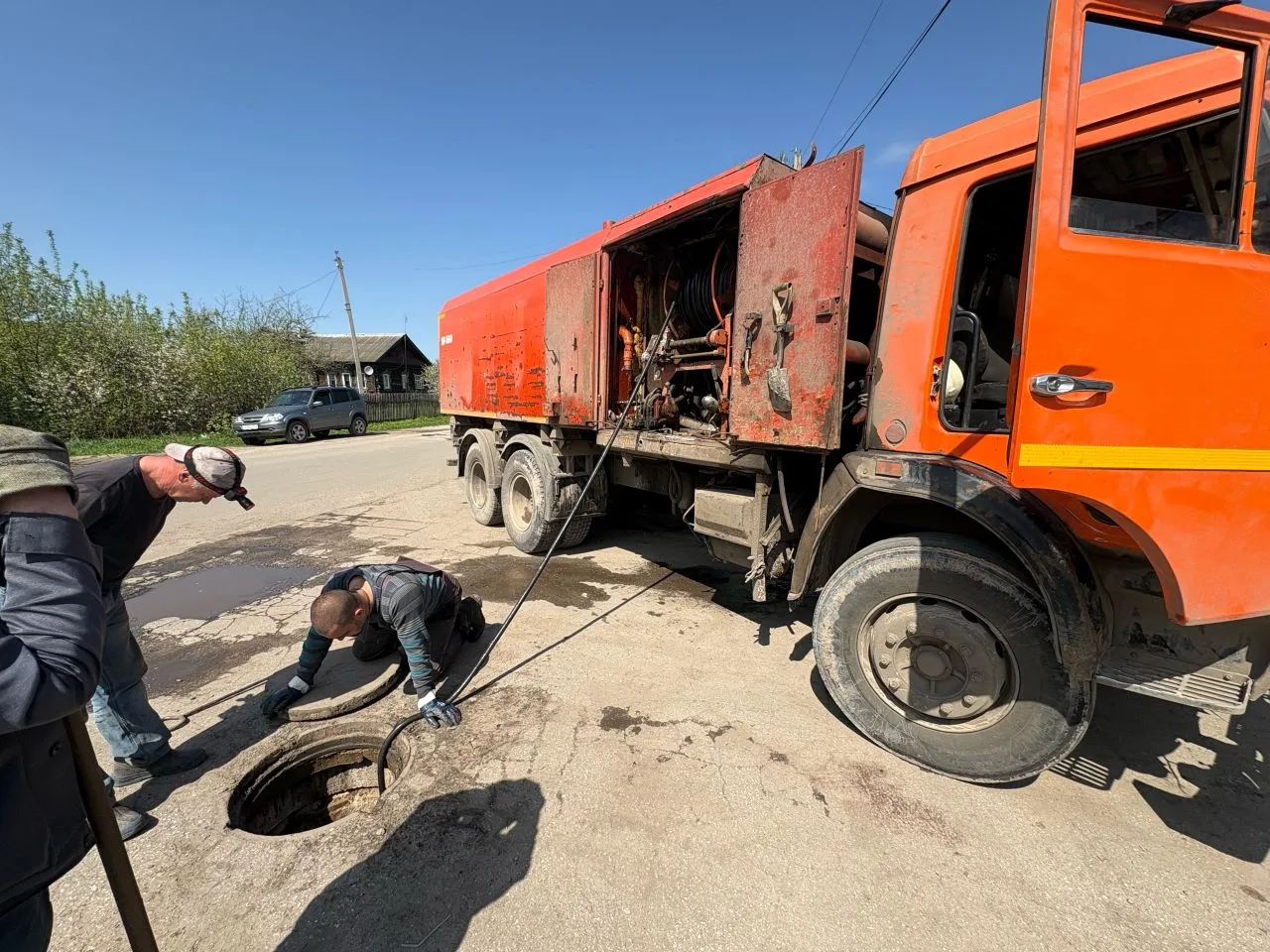 Сотрудники МУП ЖКХ "Водоканал" провели работы по прочистке канализации 

Данные мероприятия направле