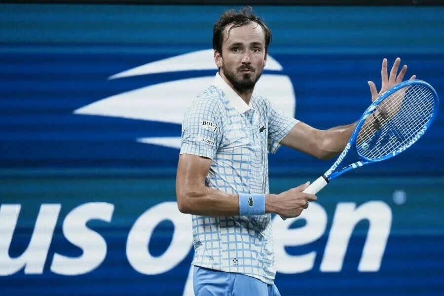🎾🇷🇺Медведев — в четвертьфинале турнира в Хертогенбосе

С победой! Российский теннисист Даниил Мед