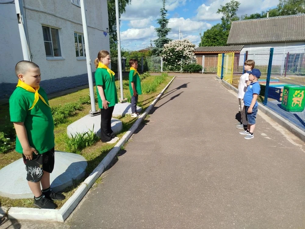 10 июня 2026 г. Сегодня 8 день смены лагеря "Солнышко". Дети смотрели мультфильм "Полезные и вредные