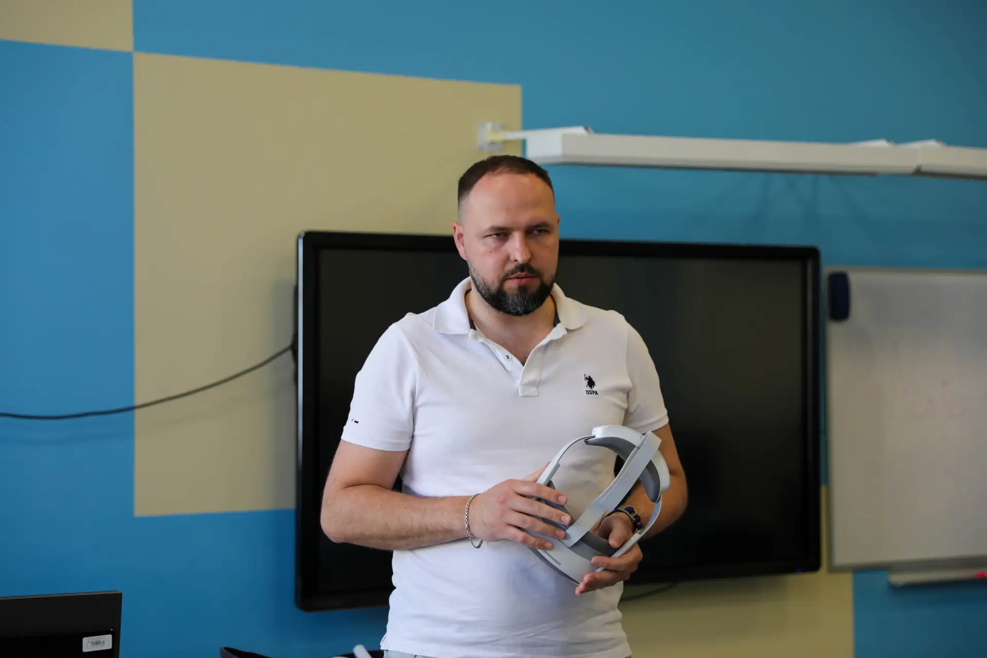 📌  Альбом с фотографиями

Методические каникулы: педагоги осваивают VR-лабораторию 💻

Творческая г