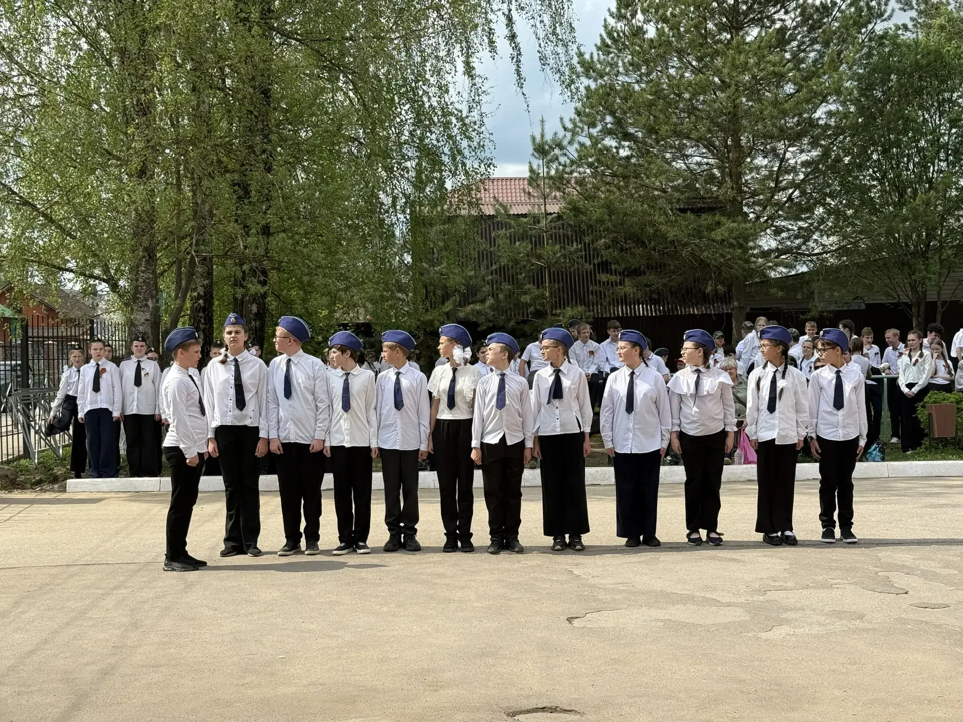 🌟Посмотрите, какие молодцы наши отряды 5–11 классов! 🌟

👍В ходе конкурса «Смотр строя и песни» шк