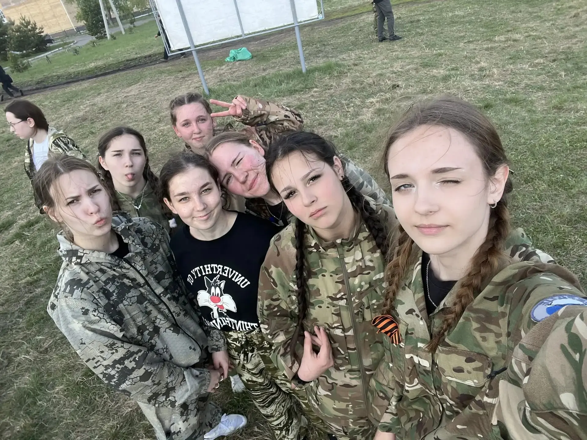🏅 Зарница 2.0 | Зональный этап (Старшая категория)

Сегодня в Омске на базе автобронетанкового инже