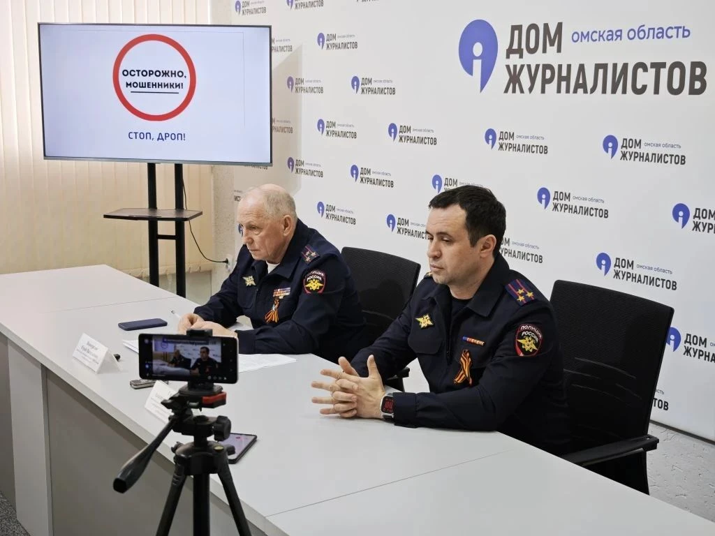 Омские студенты-журналисты посмотрели, как проводятся пресс-конференции и из первых уст узнали об ин