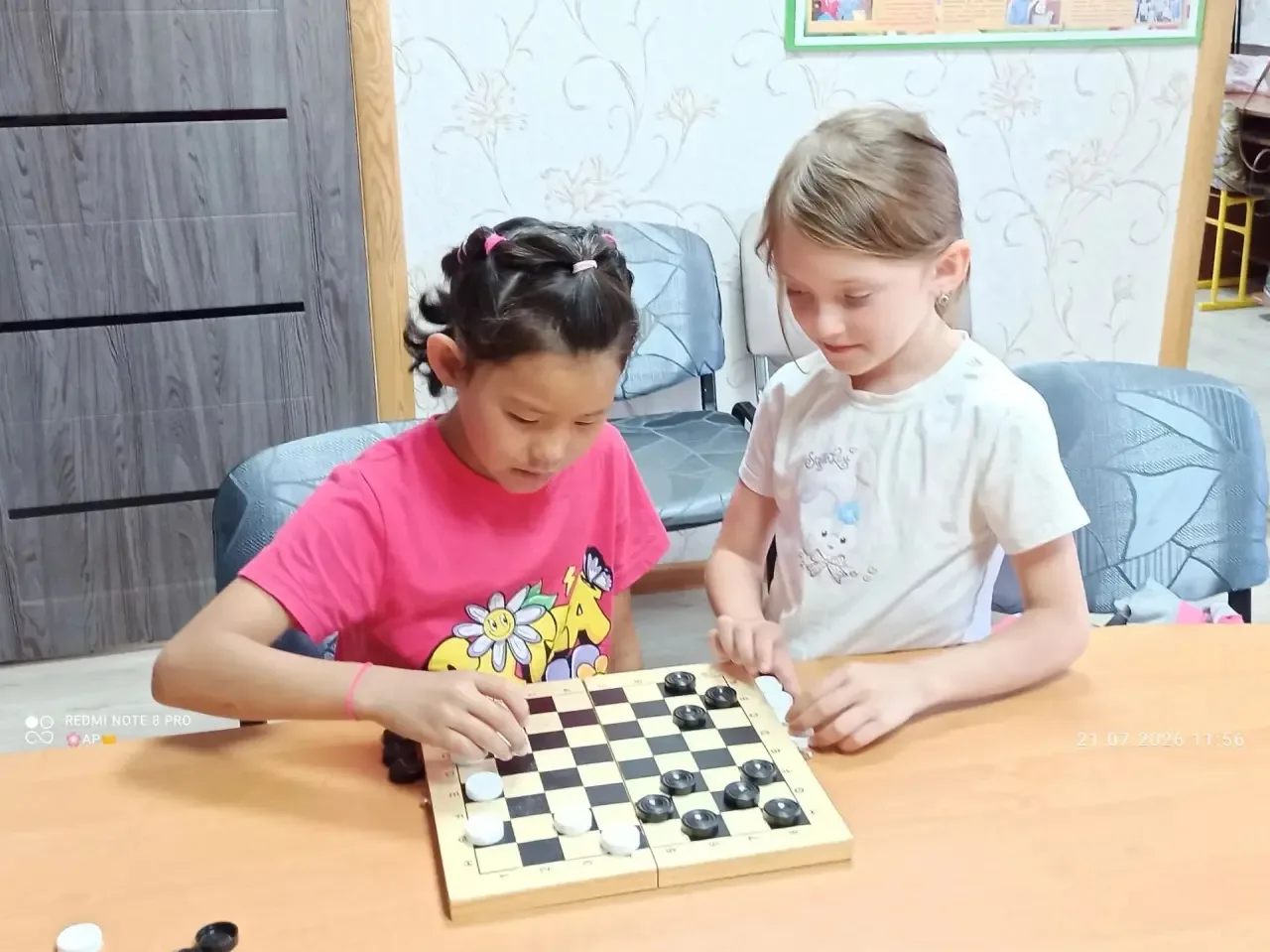 В Королевстве шахмат и шашек ♟️📚

21 июля для наших воспитанников, а также детей из замещающих семе