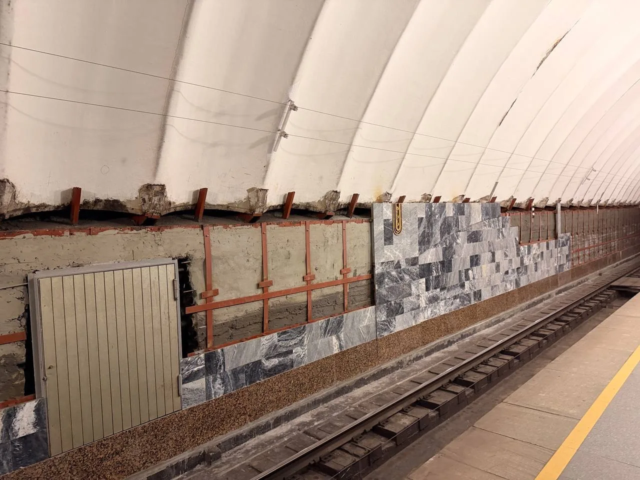 👷🏻‍♂️ На станции «Старая деревня» Фрунзенско-Приморской 🚇 линии метрополитена Петербурга продолжа