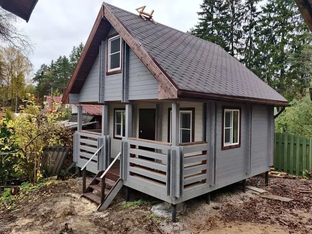 🏠 Небольшой дом «ЭЛЛИ» для круглогодичного проживания 
⠀
✅Внешние размеры: 6х4,5м + терраса 8,3 м2 