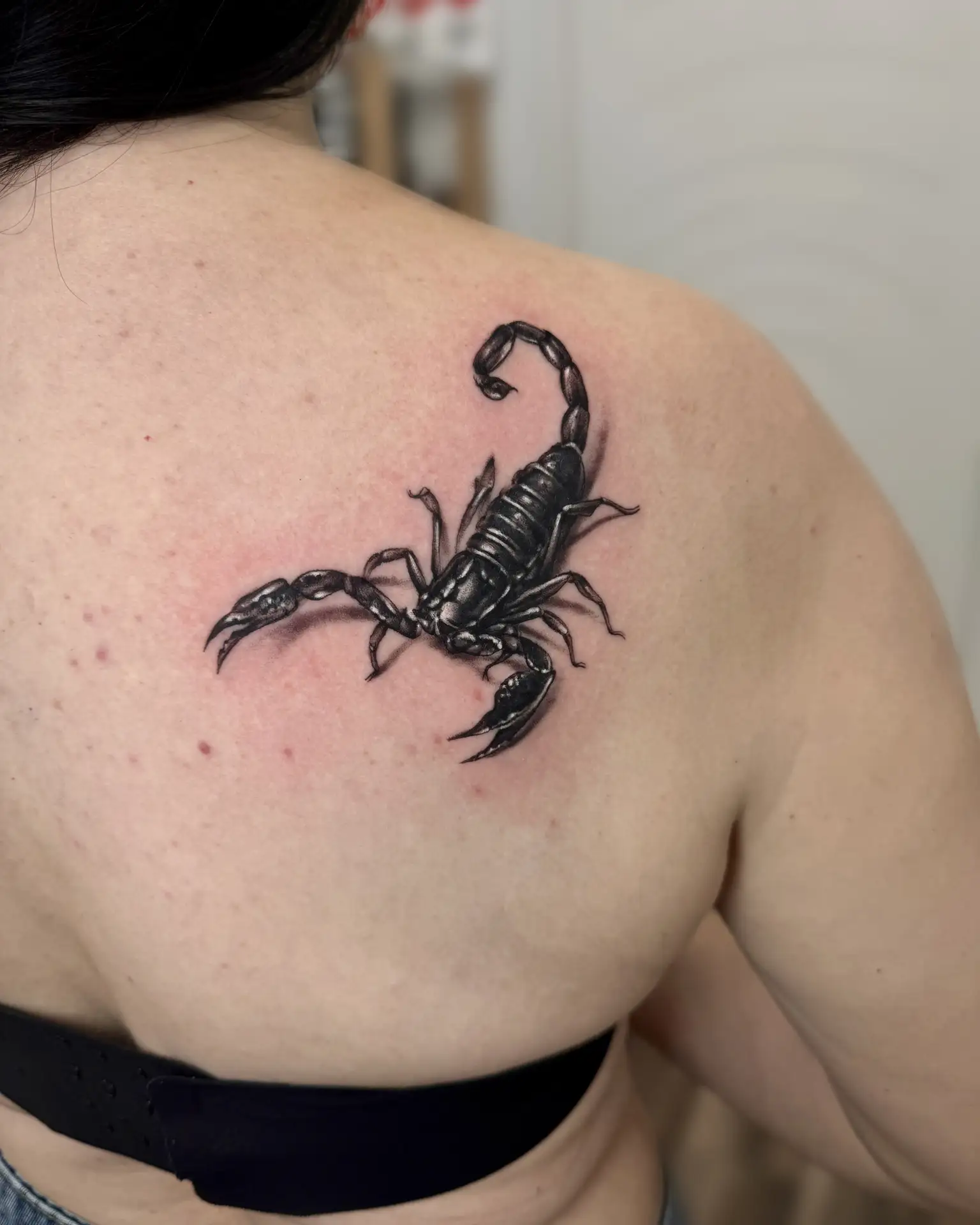 Татуировка со скорпионом 🦂

— многозначный и многогранный символ, который в разных культурах и конт
