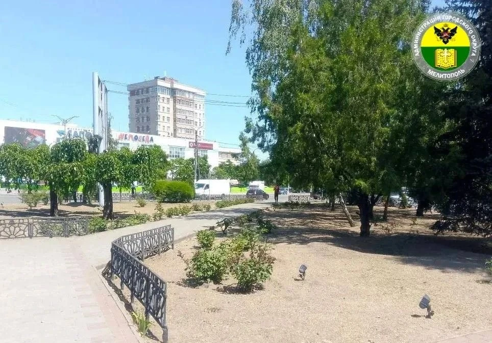 В Мелитополе продолжается благоустройство городских территорий

Сотрудники МКУ «Благоустройство» вып