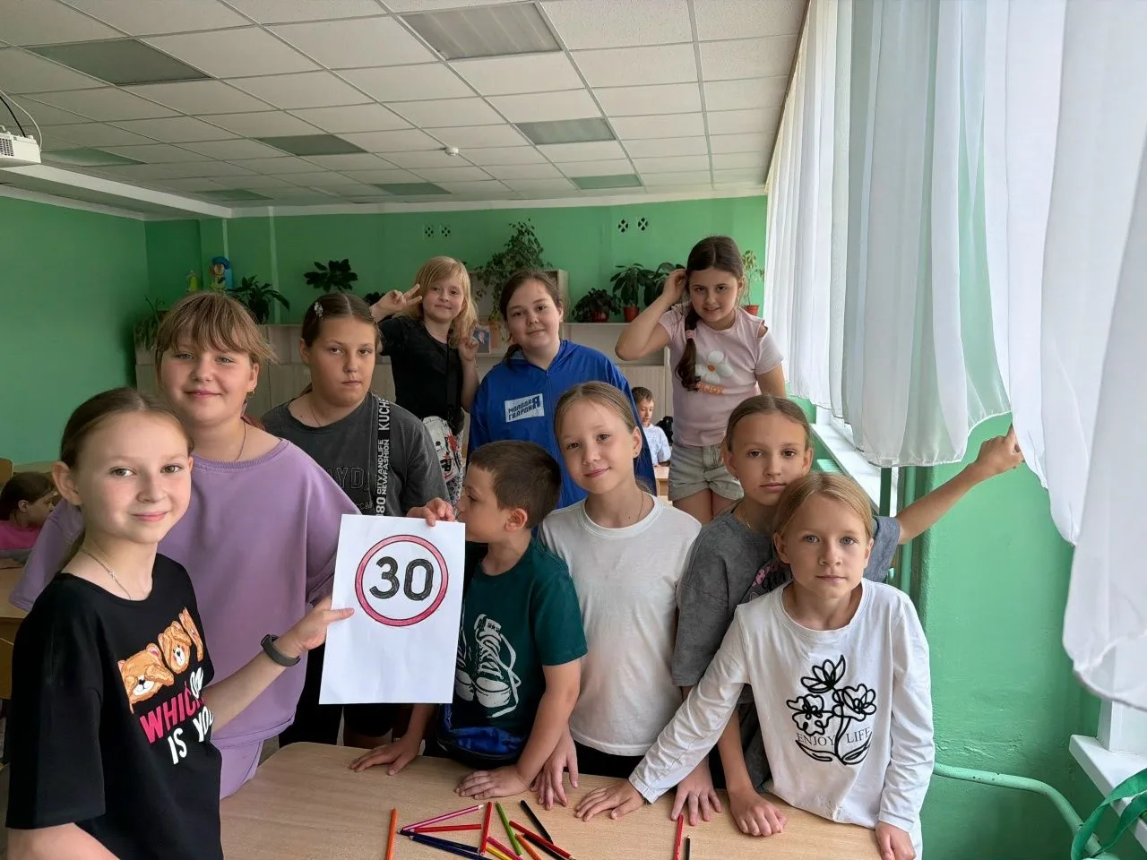 «Игра по ПДД в лагере "Солнышко": повторяем правила вместе с Молодой Гвардией»
 
16 июня в детском л