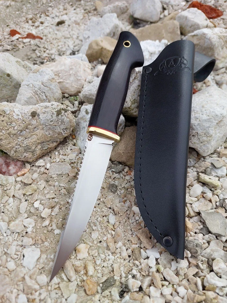 Нож Рыбацкий из стали к110
Рукоять-черный граб 
Ттх:135/26/2.5мм
Цена: 6.000₽

Для оформления заказа