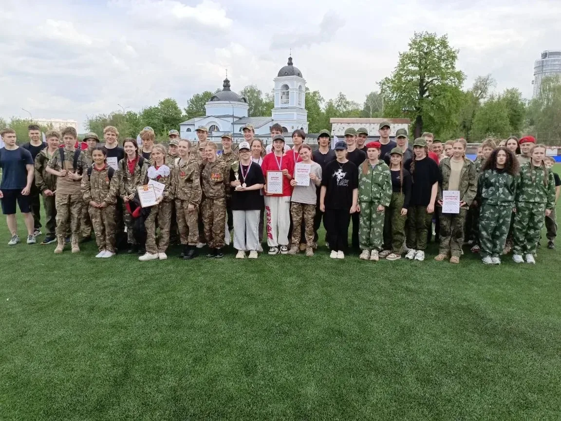 Сегодня отряды «Орлёнок» и «Щит и Меч»отправились на соревнования по лазертагу в городском округе Хи