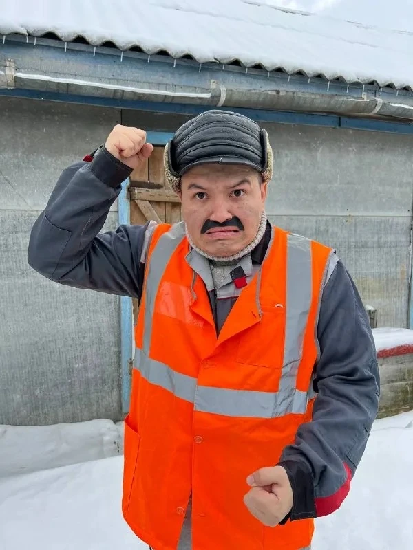 Батёк официал создал свой канал в МАКС

Каждый день в канале выходят новые видео и мемы

Среди новых