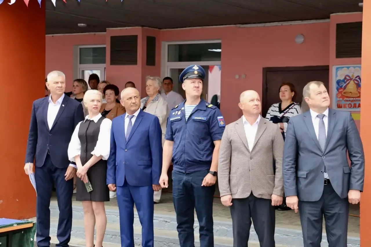Сегодня в общеобразовательных школах Хлевенского района прозвенел последний звонок для учеников 9 и 