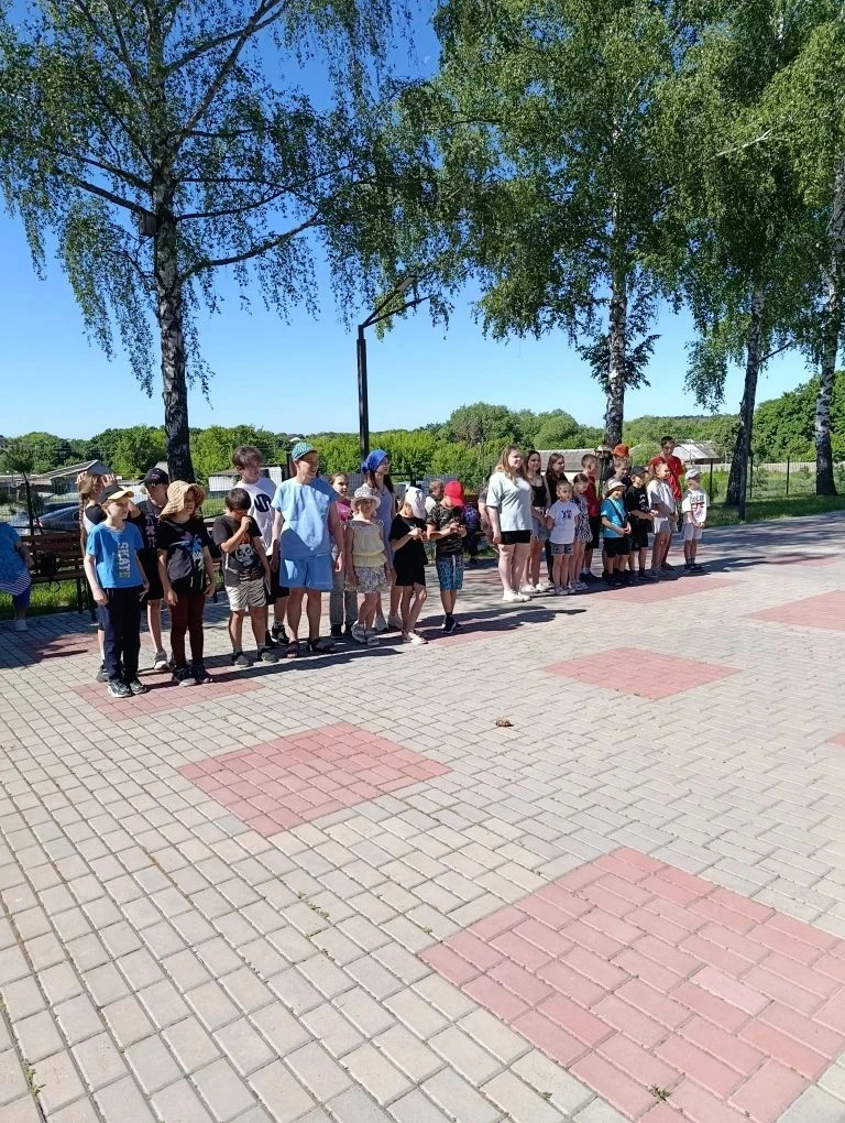 🚩 Сегодняшний день в нашем лагере был невероятно насыщенным и полезным.
 День как всегда начался с 