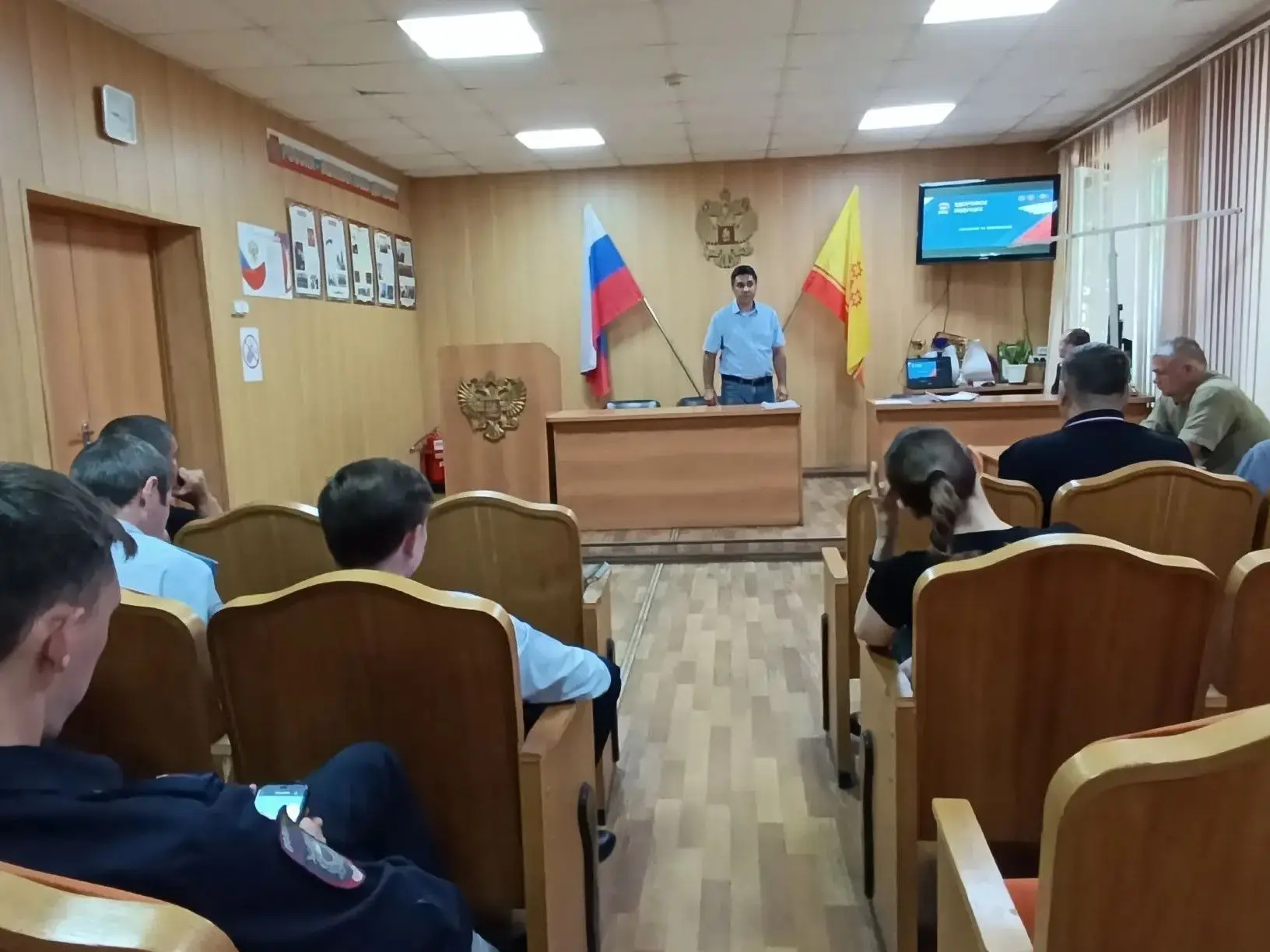 Главный врач Шумерлинского медицинского центра Владимир Кутин встретился с сотрудниками МВД
Сегодня 