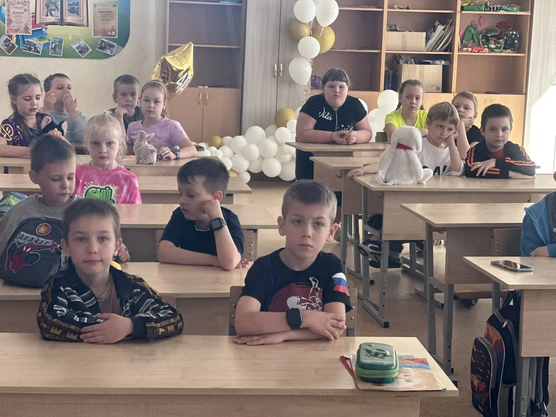 🌞 Летние каникулы — время радости, но важно помнить о безопасности!
Наши ребята в школьном лагере "