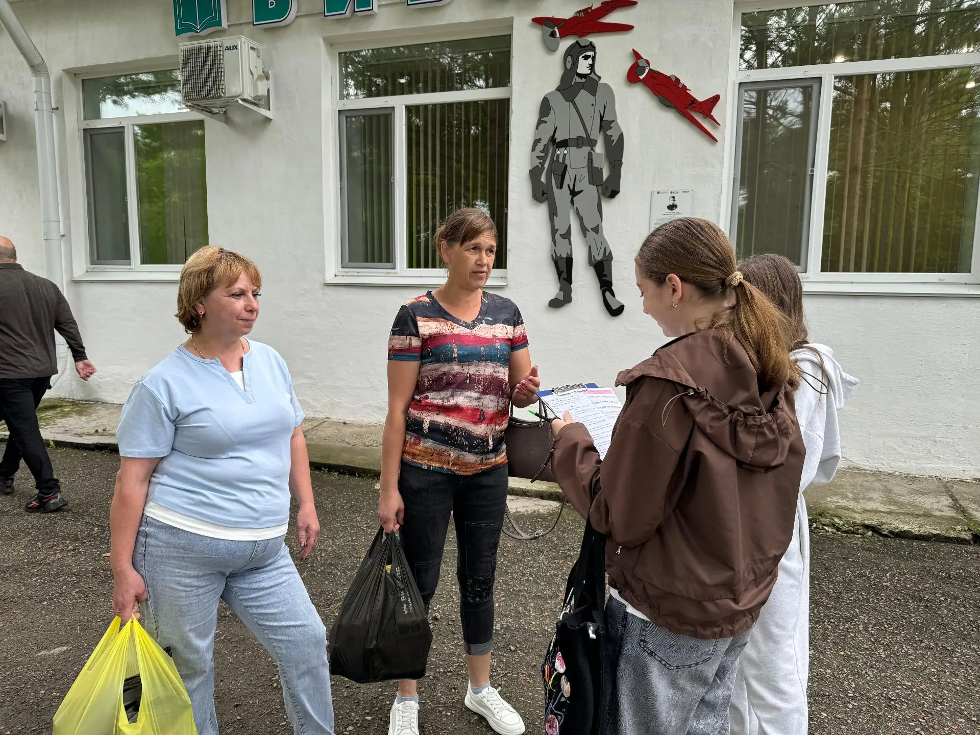 Эта неделя посвящена профилактике зависимости детей от гаджетов. Волонтеры библиотеки «Поколения Рид
