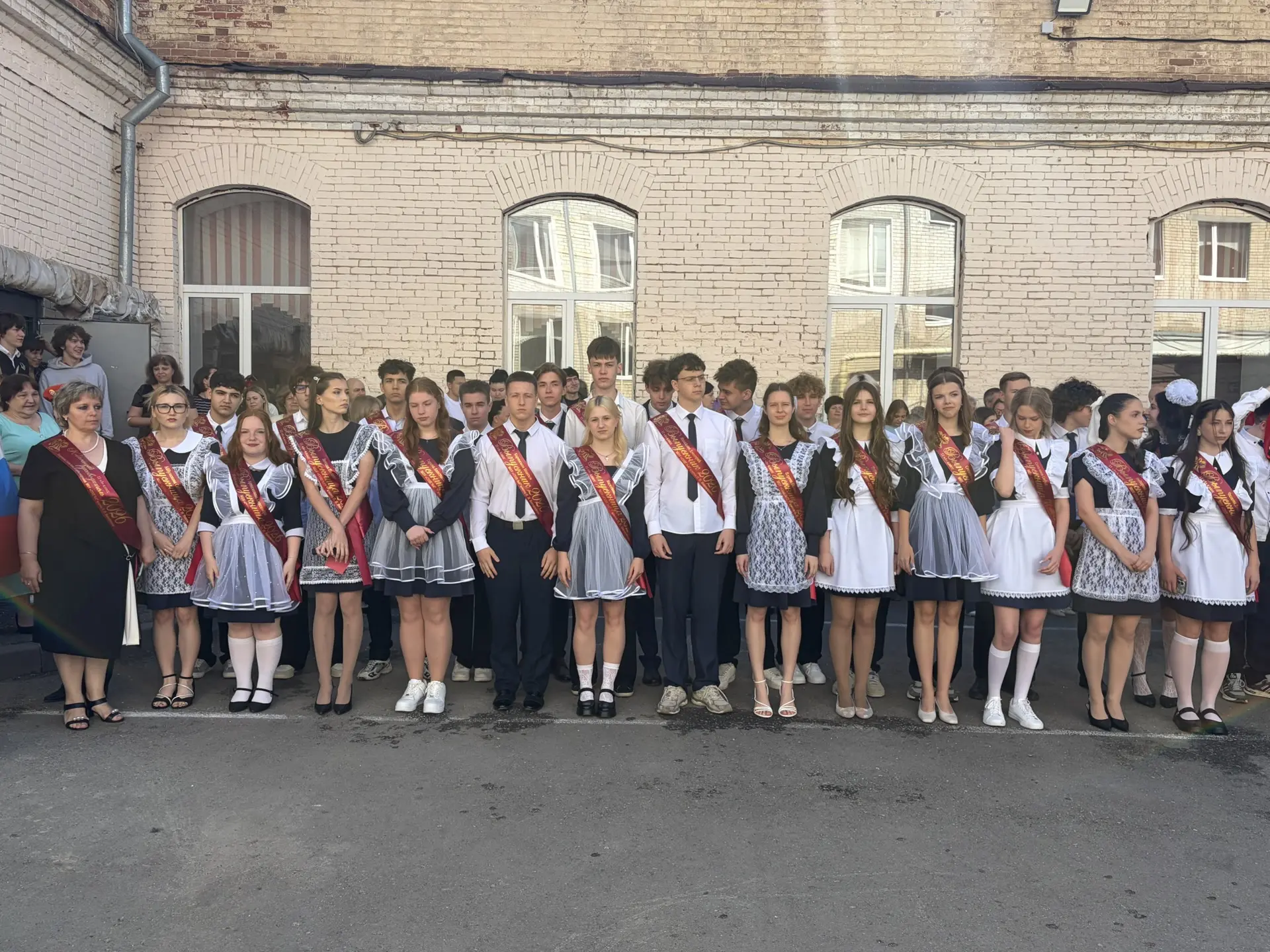 🎉 Последний звонок в школе №67: день, который запомнится навсегда!📚✨

Сегодня в нашей школе прозву