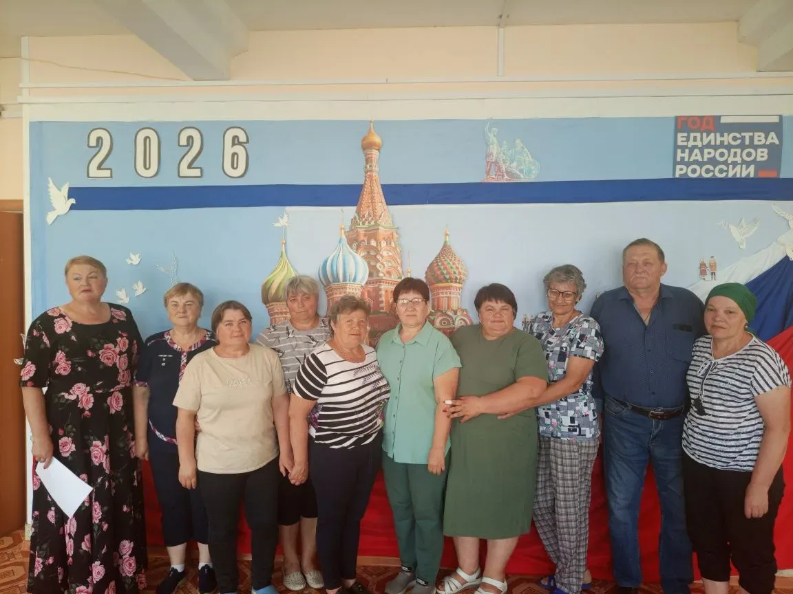 В преддверии Дня России в Большеникольском сельском доме культуры (СДК) состоялась встреча матерей у
