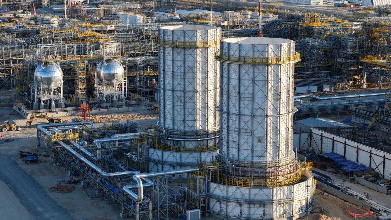 Увидели в новостях: Амурский газохимический комплекс (АГХК, Амурская область) протестировал оборудов