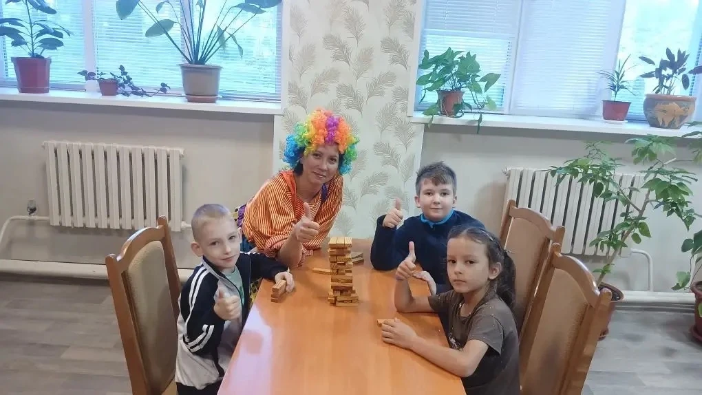ВНИМАНИЕ, ДРУЗЬЯ! ВСЕМ-ВСЕМ-ВСЕМ!

Юных гостей санатория «Бакирово» ждёт КАЖДЫЙ ДЕНЬ настоящий празд