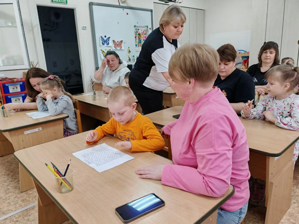 На мастер-классе в рамках родительского клуба «Растём вместе» родители и воспитанники познакомились 
