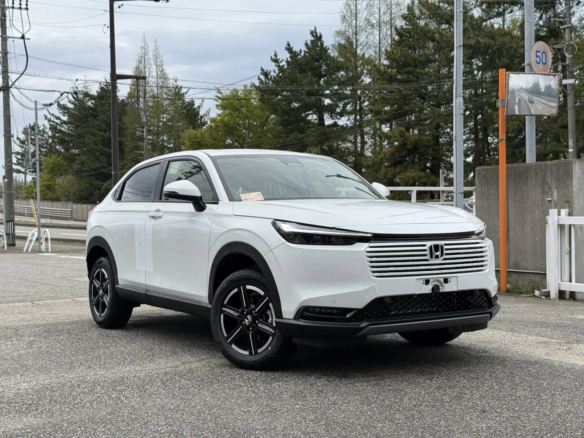 Приобрели и уже доставили на стоянку в Японии абсолютно новый автомобиль Honda Vezel  для Дарьи из г