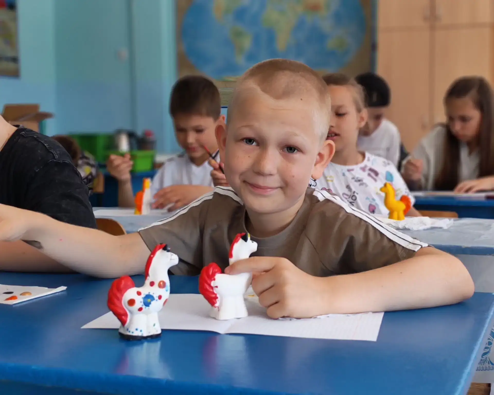 🇷🇺 День России в школьном лагере «Робинзон»: как это было!

Сегодняшний день в нашем лагере «Робин