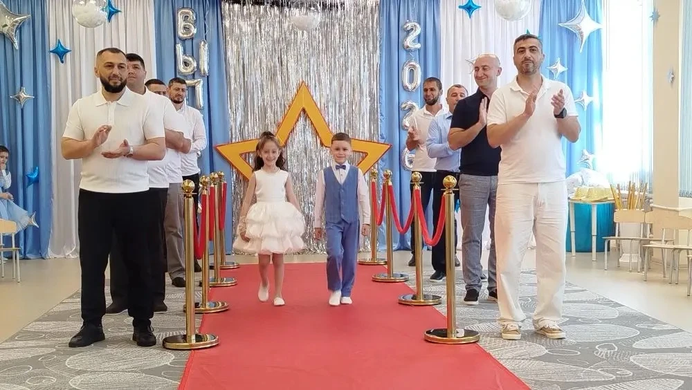 💐 05.06.2026 проводили ещё одних наших выпускников группы «Комета»! 💐

Сегодня в детском саду цари