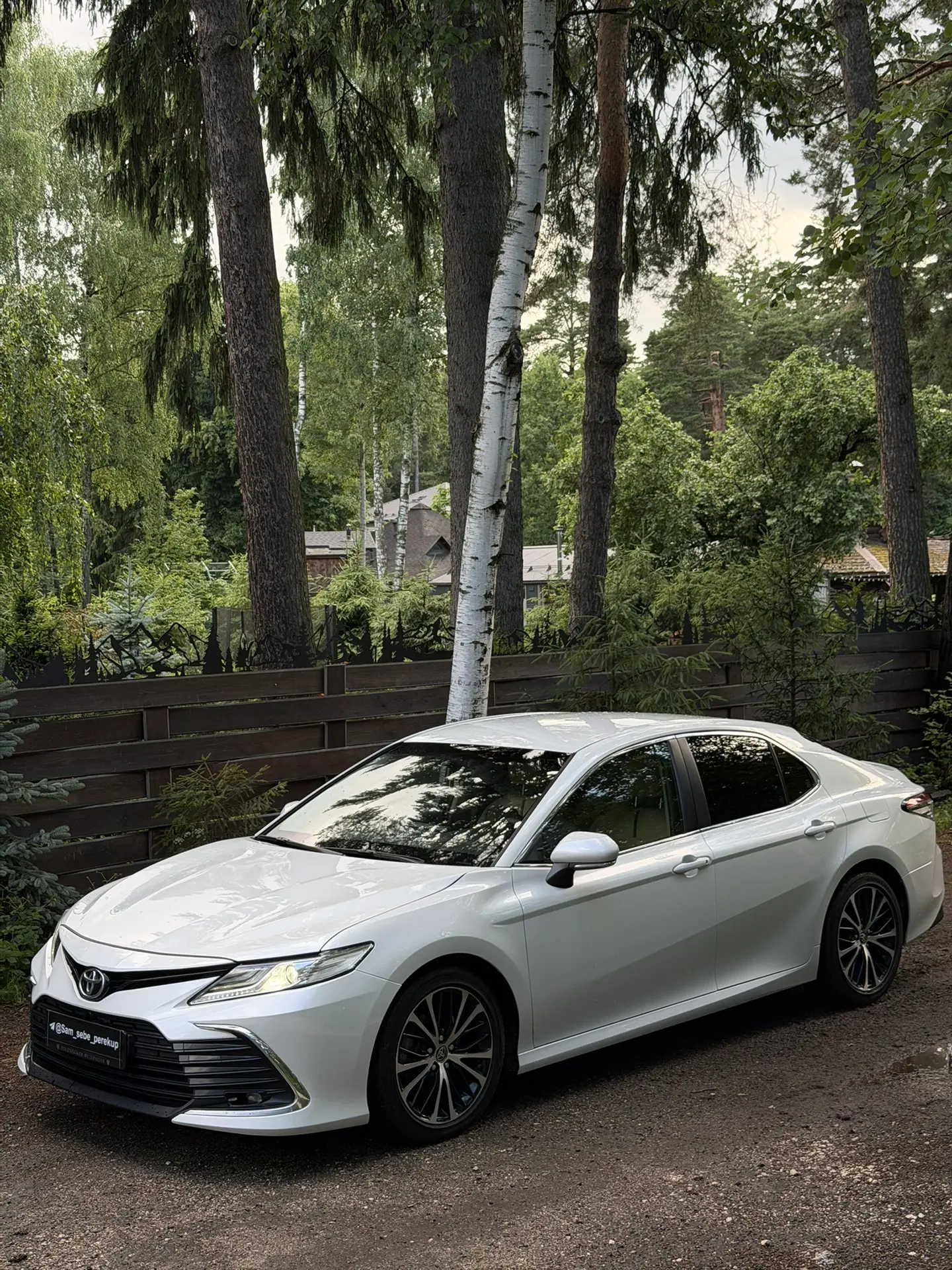 В продаже легендарная Toyota Camry в кузове XV70 рестайлинг. 2022 год.

Японская надежность, о котор