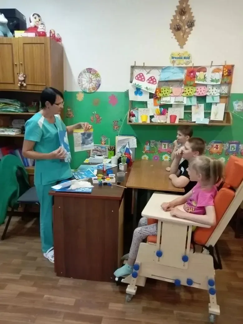 В группе манеж прошло мероприятие на тему"Облака".Цель:познакомить с природными явлениями - облаками