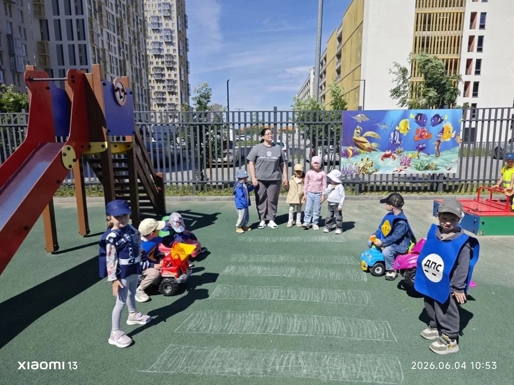 В группе Затейники прошли мероприятия. 
1. Безопасность на солнце 
Учились отличать «доброе» утренне