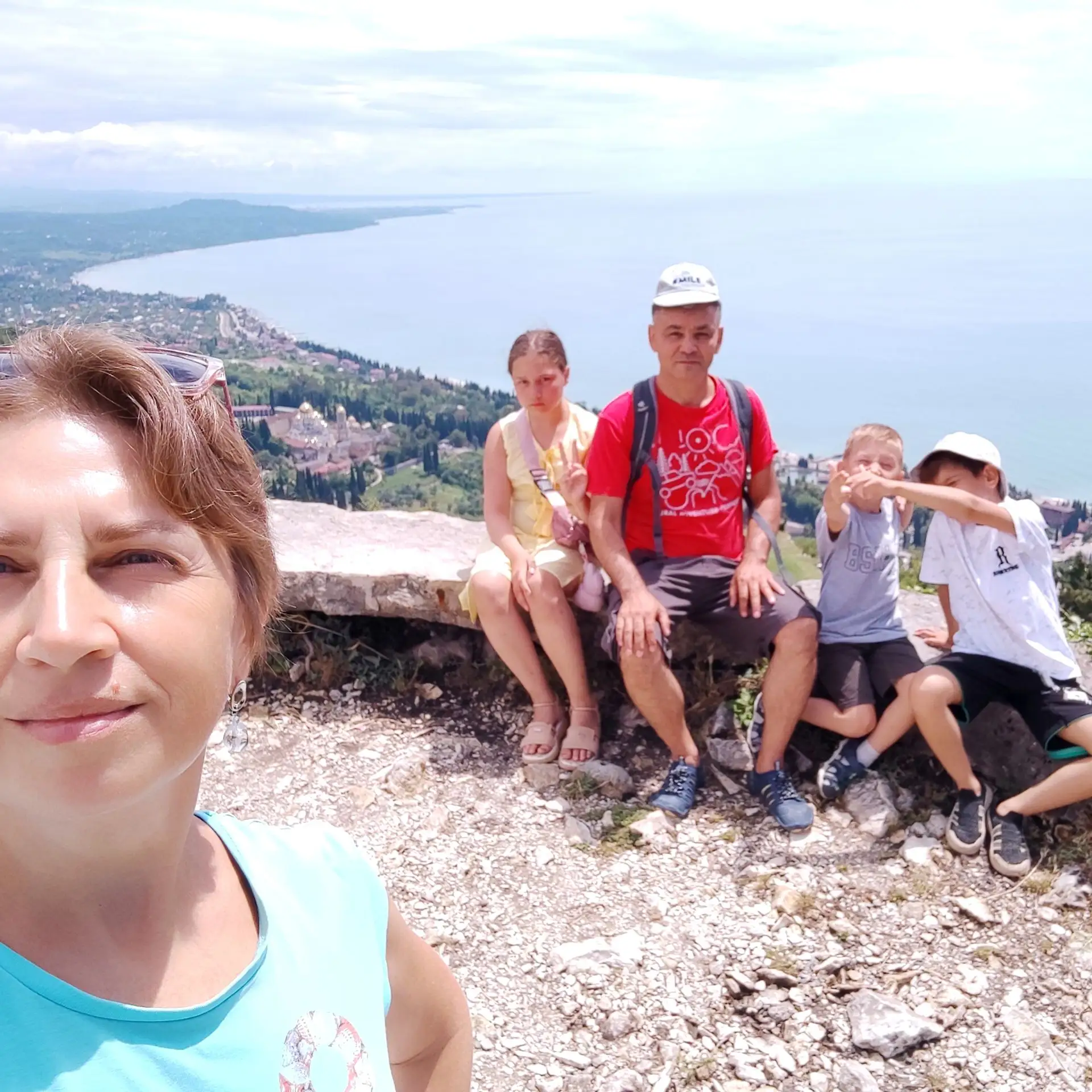 Заканчиваю акцию! 

Летние каникулы у нас длятся три месяца. На это время родители любят откладывать