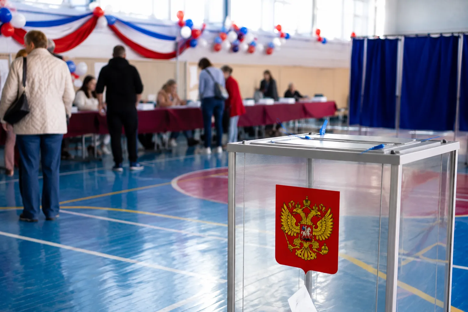 🎉 На выборах в Комсомольске устроят концерты и праздничную торговлю

Во время выборов в Госдуму, ко