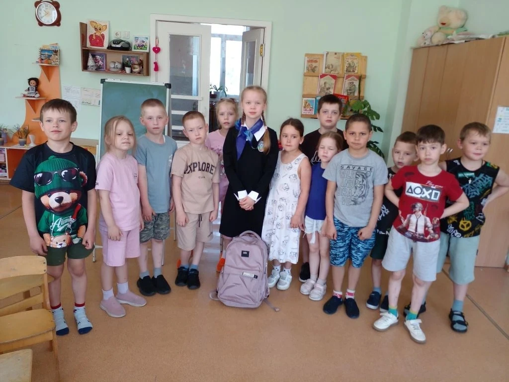 👩‍🎓👨‍🎓 «Наши выпускники» 🎓

Сегодня в подготовительную группу "Лучик" приходила наша бывшая вос