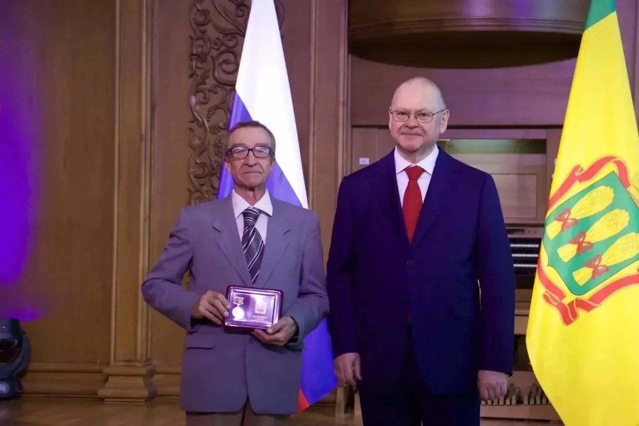 Накануне Дня России сотрудник Центра спортивной подготовки отмечен почетной наградой

🏆Медалью "Сур