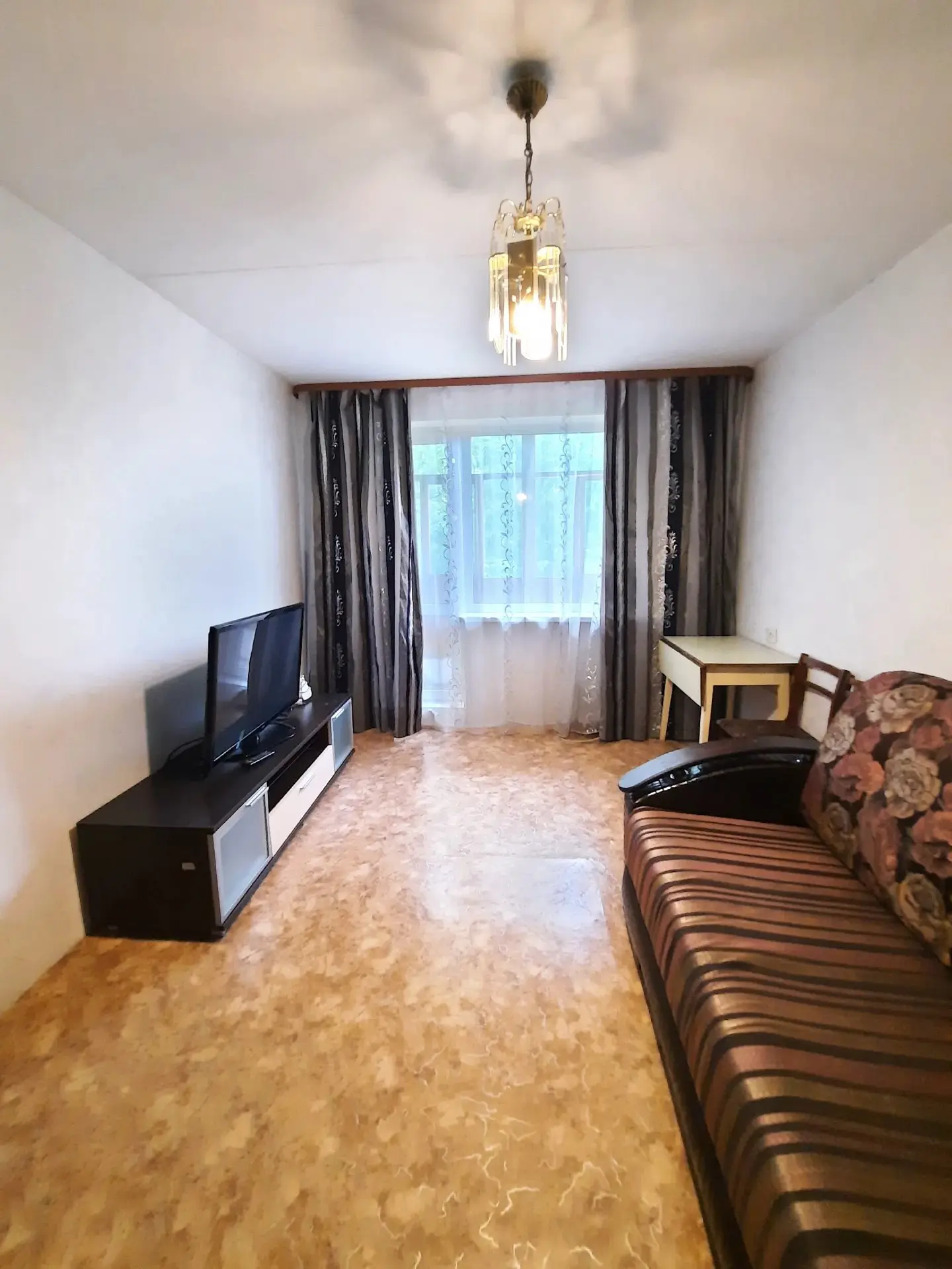Закамская,3/2. мкр Закамск
1-комн квартира
3/5 эт. 32м2. Есть необходимая мебель и техника
17000+к/у