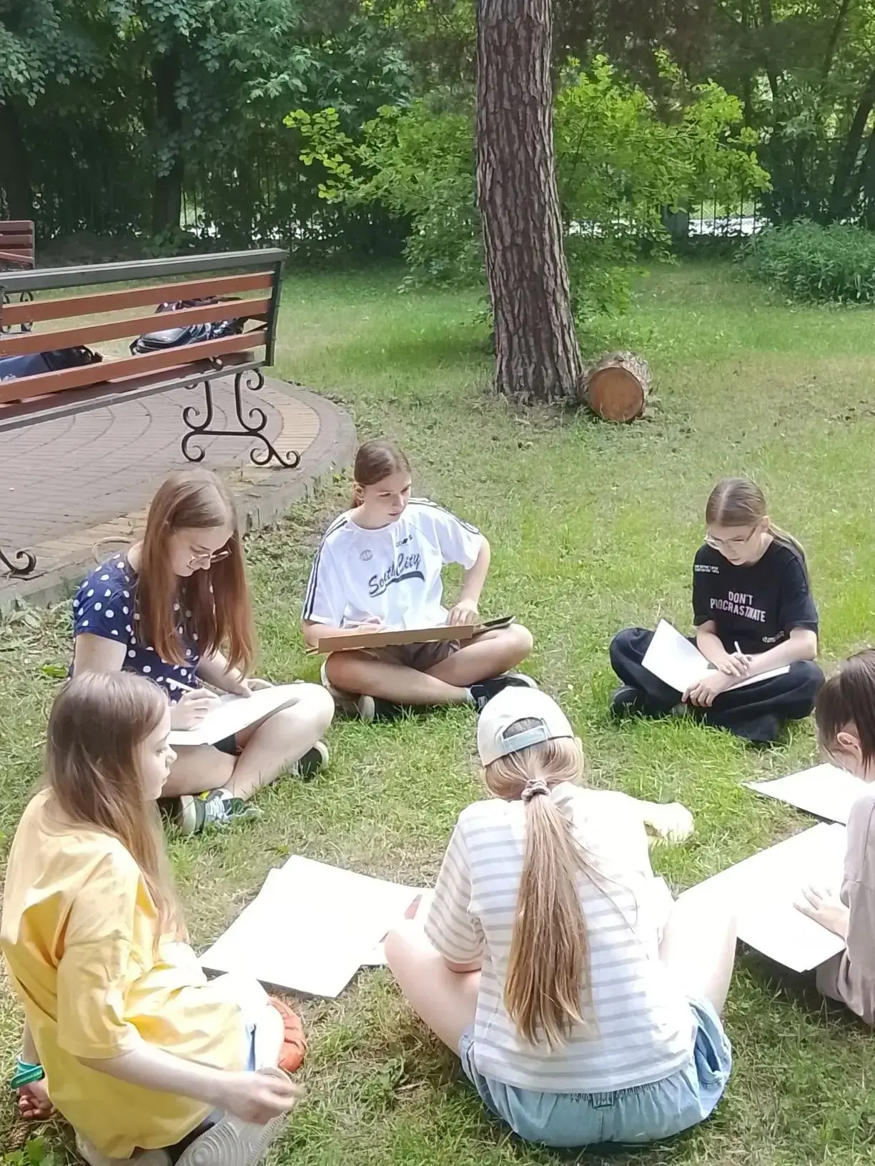 Летний модуль «Мастера творчества», педагог Шумская Н.Ф.
Занятия на пленэре. Зарисовки с натуры)