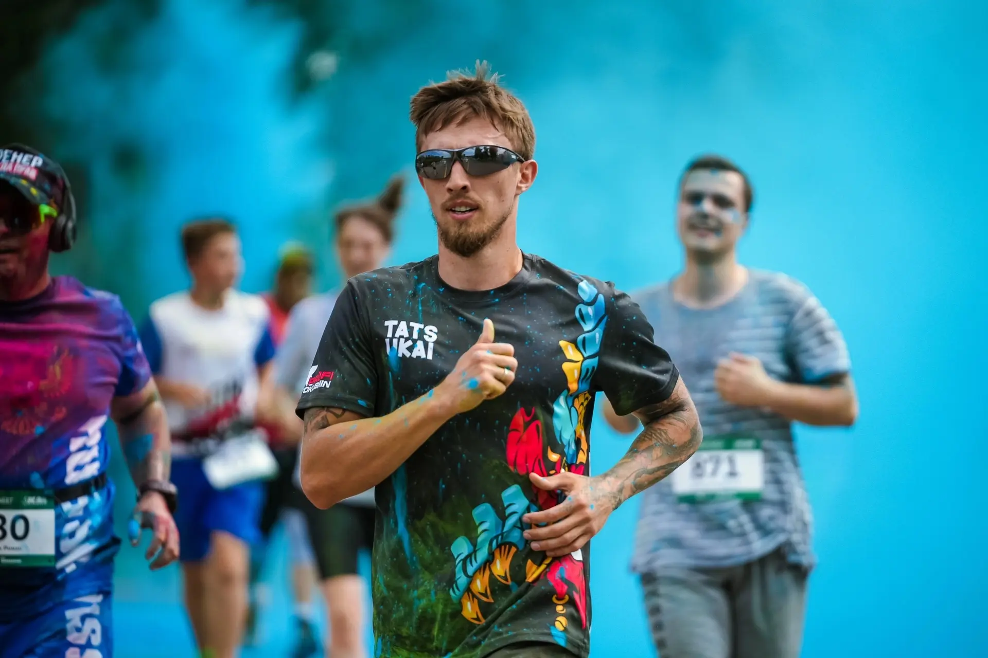 Выдача номеров на Красочный забег 🏃‍♂️

Когда получить номер:
18 и 19 июня с 07:00 до 21:00 в Бегов