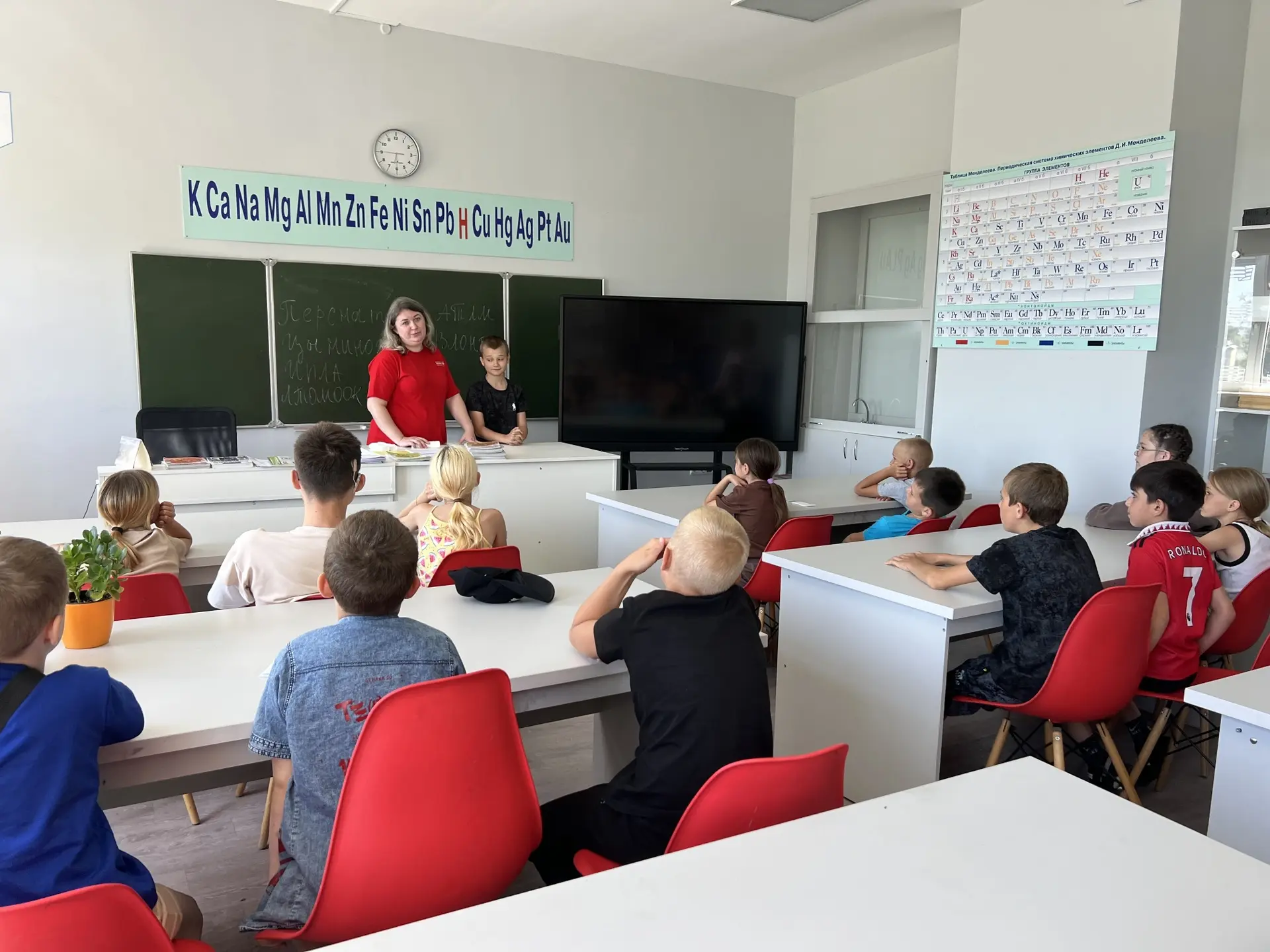 Сегодня сотрудники неотложной помощи ЦРБ Бабынинского района Раецкий А.А. и Ефременкова Е.С. провели