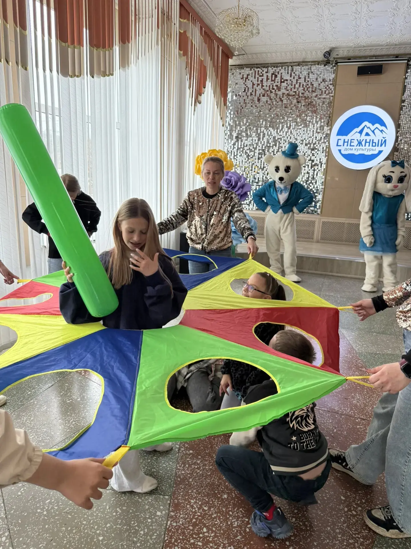 Отпраздновали День защиты детей ярко, весело и интересно  🤗

30 мая в ДК прошла игровая программа с