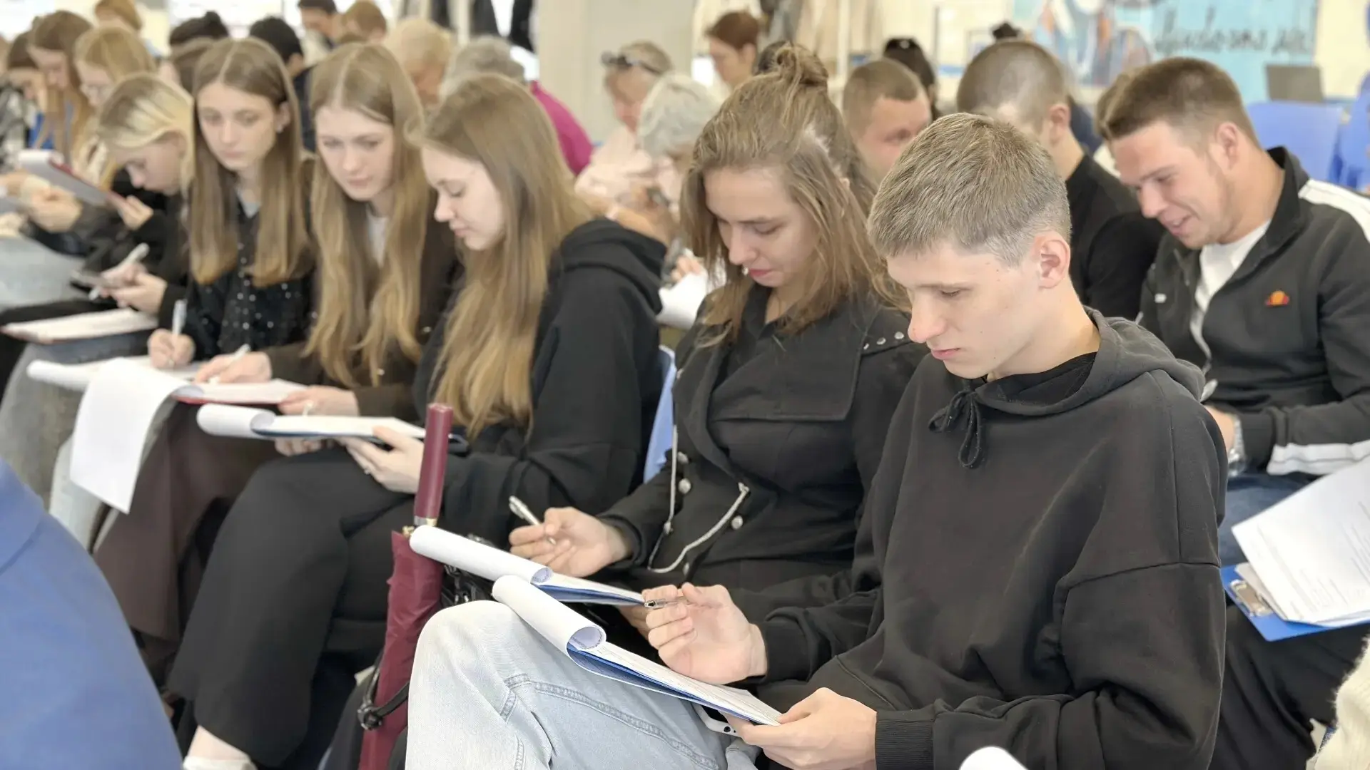 🤩 Более 2 тысяч жителей Ивановской области проверили свои знания во Всероссийском агродиктанте

В р