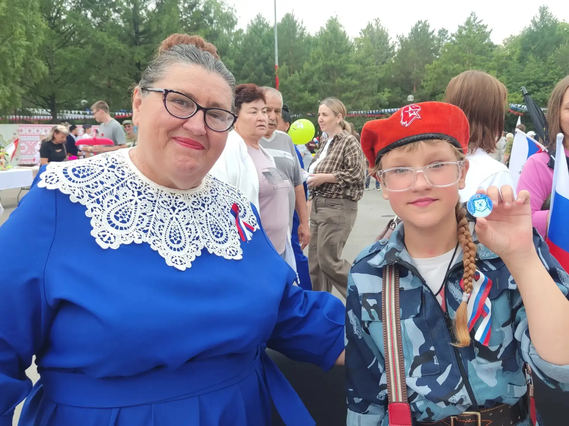 12 июня в Центральном парке г.Белово преподаватель Детской школы искусств № 76 Олеся Владимировна Ма