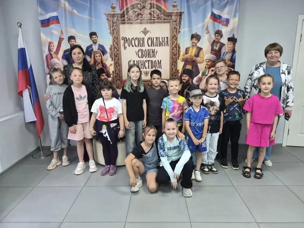 📚 Сегодня наш отряд «РОББО» и «ОРЛЯТА» совершили незабываемое путешествие!

Ребята побывали в город