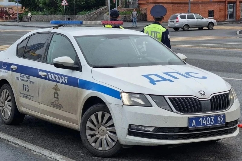 В Шадринске пьяный мужчина угнал машину из двора, разбил её и бросил

В Шадринске сотрудники полиции
