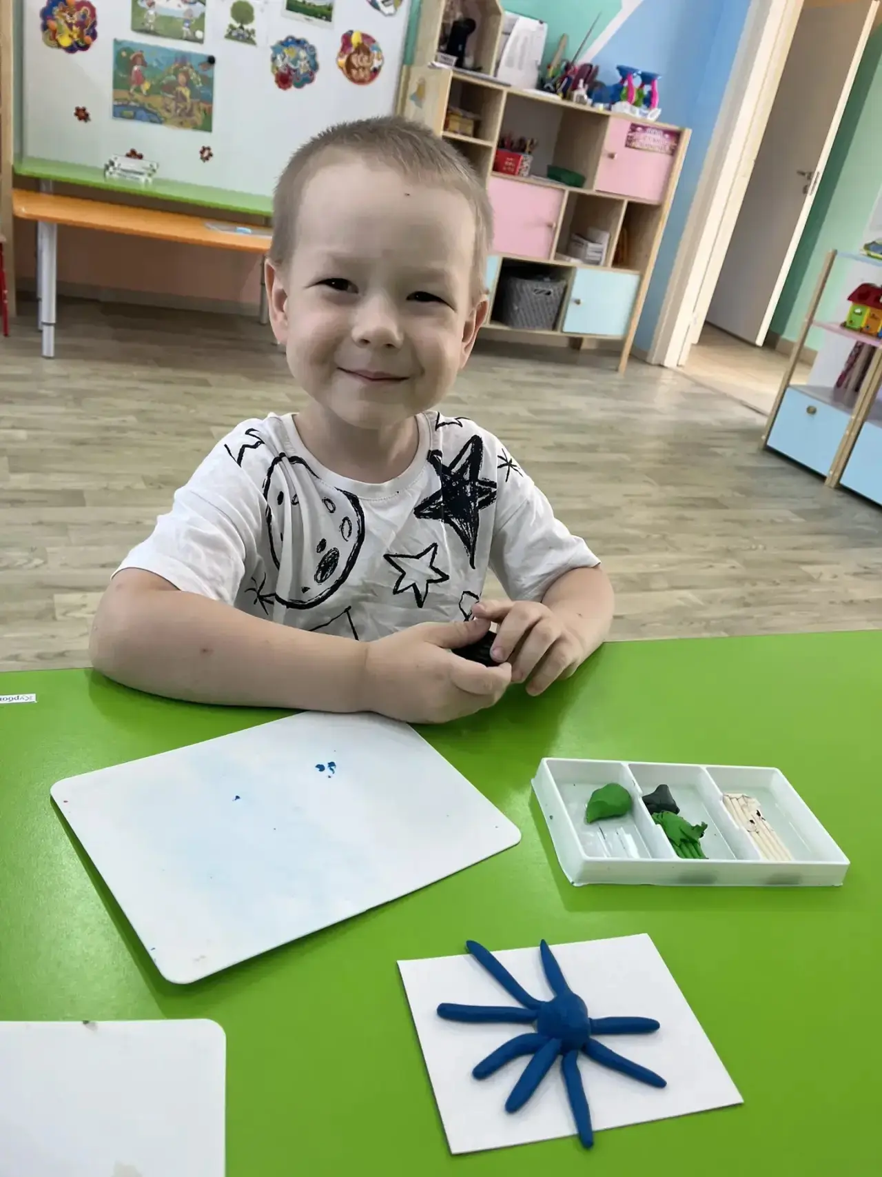 Неделю «Царица-водица» мы начали с погружения в творчество!  🧑‍🎨 
Мы с ребятами создавали свой соб